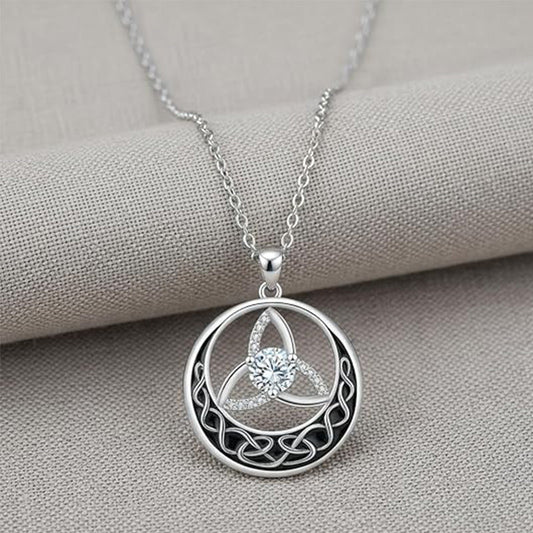 ✨🎁 Romantikus ír kelta nyaklánc – Vintage stílusú csomós ékszer, amely az örök szeretetet és egységet szimbolizálja 💖