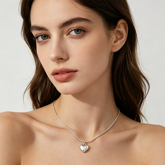 💎💖 Bámulatosan elegáns ezüstözött nyaklánc – Telt szív medállal, amely gazdag és prémium megjelenést kölcsönöz ✨